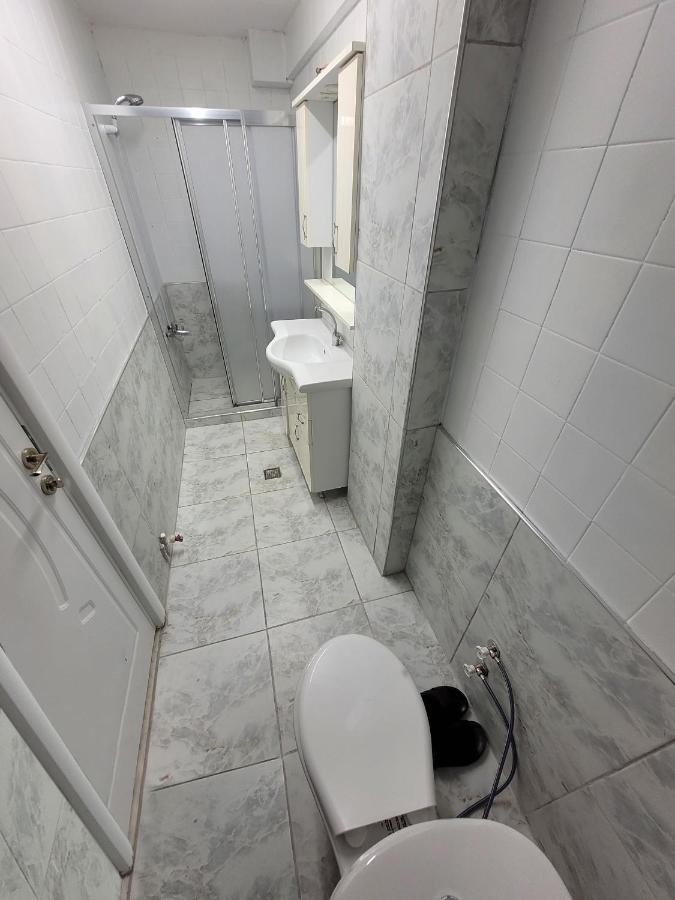 Apartament 5 Minute Walking Distance Tram-metro-metrobus/1 Minute For Park/10 Minute For Mall Istanbul