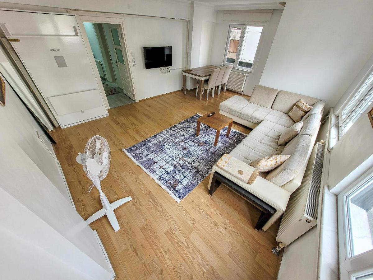 Apartament 5 Minute Walking Distance Tram-metro-metrobus/1 Minute For Park/10 Minute For Mall Istanbul